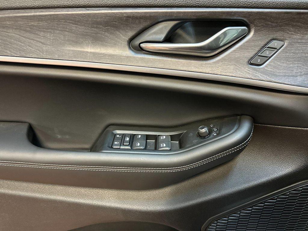 new 2025 Jeep Grand Cherokee car, priced at $50,615