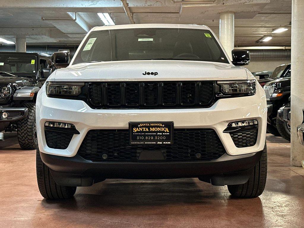 new 2025 Jeep Grand Cherokee car, priced at $50,615