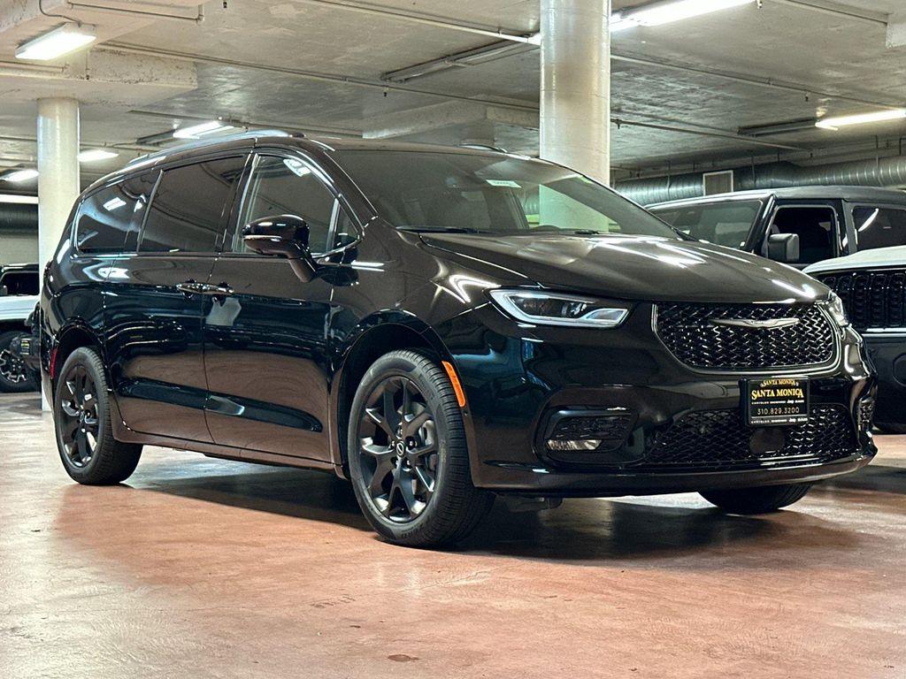 new 2026 Chrysler Pacifica car, priced at $56,810
