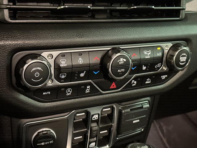 new 2025 Jeep Wrangler car, priced at $47,774