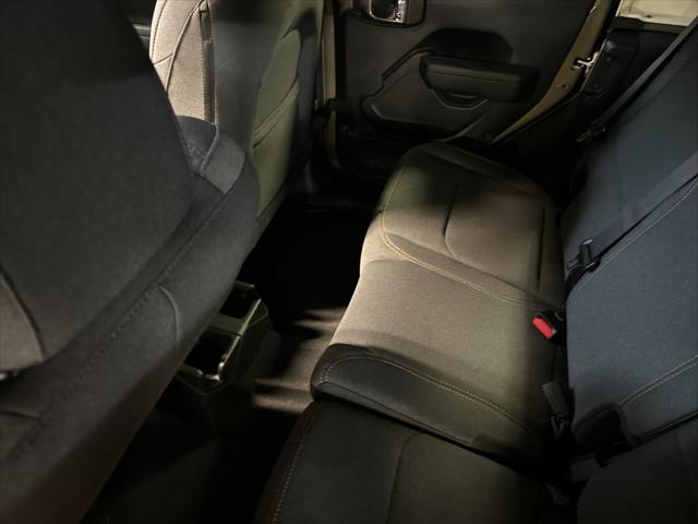 new 2025 Jeep Wrangler car, priced at $48,334