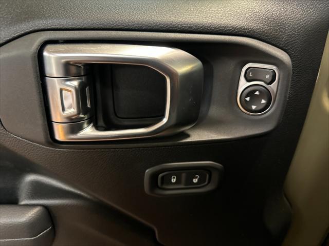 new 2025 Jeep Wrangler car, priced at $48,334