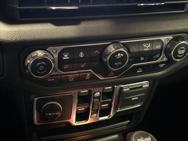 new 2025 Jeep Wrangler car, priced at $48,334