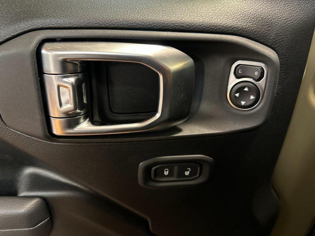new 2025 Jeep Wrangler car, priced at $47,875