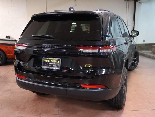 new 2025 Jeep Grand Cherokee car, priced at $52,960