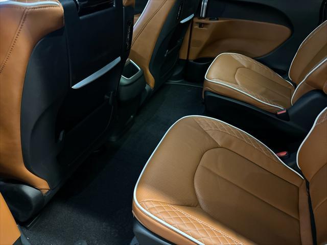 new 2025 Chrysler Pacifica car, priced at $55,911