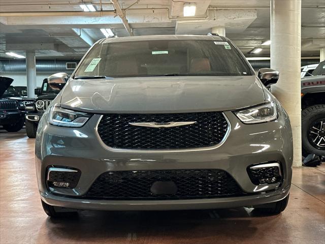 new 2025 Chrysler Pacifica car, priced at $55,911