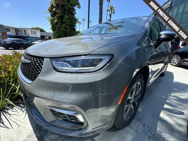 new 2025 Chrysler Pacifica car, priced at $55,911