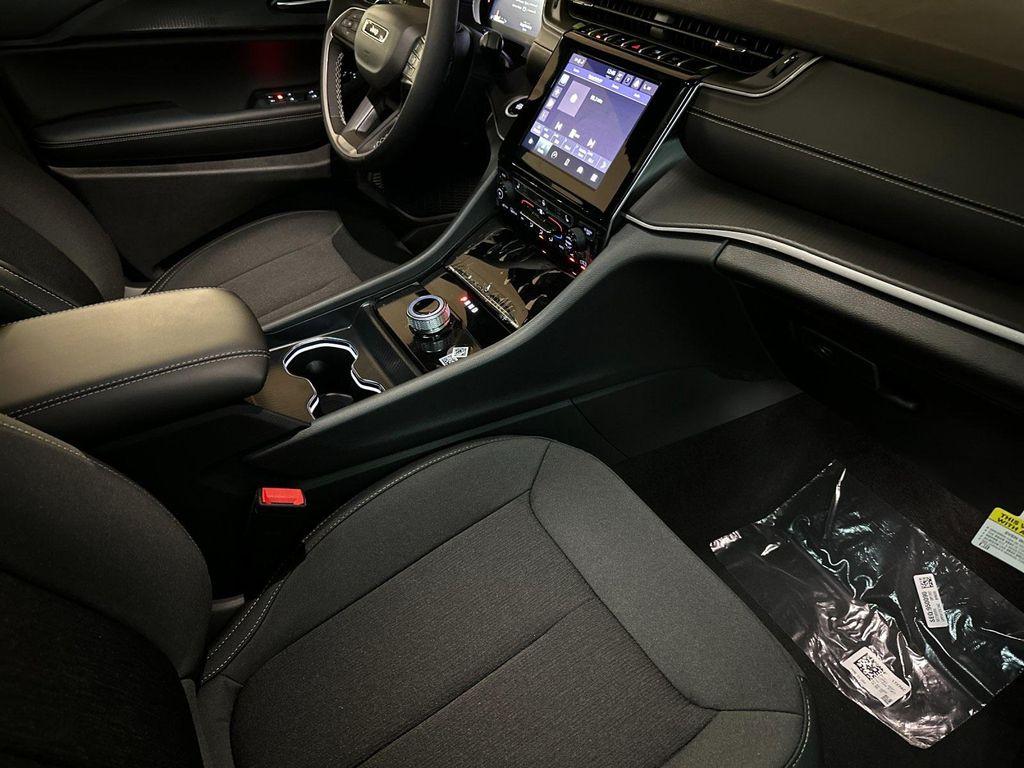 new 2025 Jeep Grand Cherokee L car, priced at $43,845