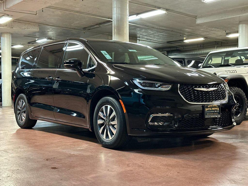 new 2026 Chrysler Pacifica car, priced at $53,985
