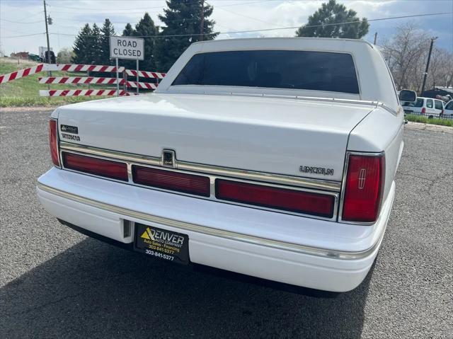 used 1997 Lincoln Town Car car, priced at $8,975