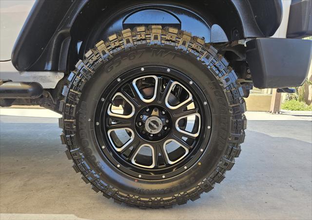 used 2014 Jeep Wrangler Unlimited car, priced at $13,995
