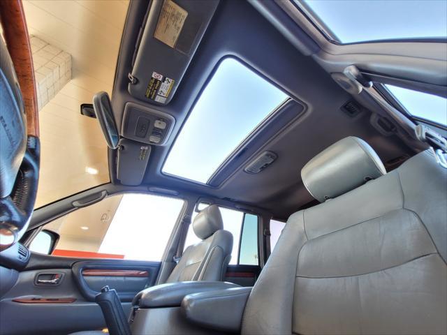 used 2000 Lexus LX 470 car, priced at $11,950