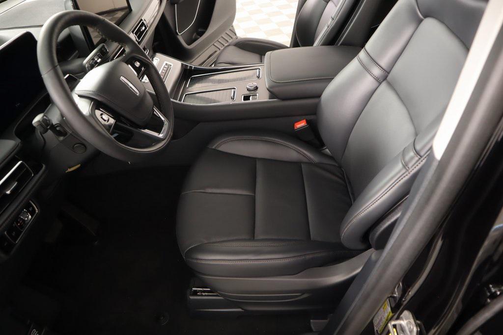 new 2025 Lincoln Aviator car, priced at $59,026