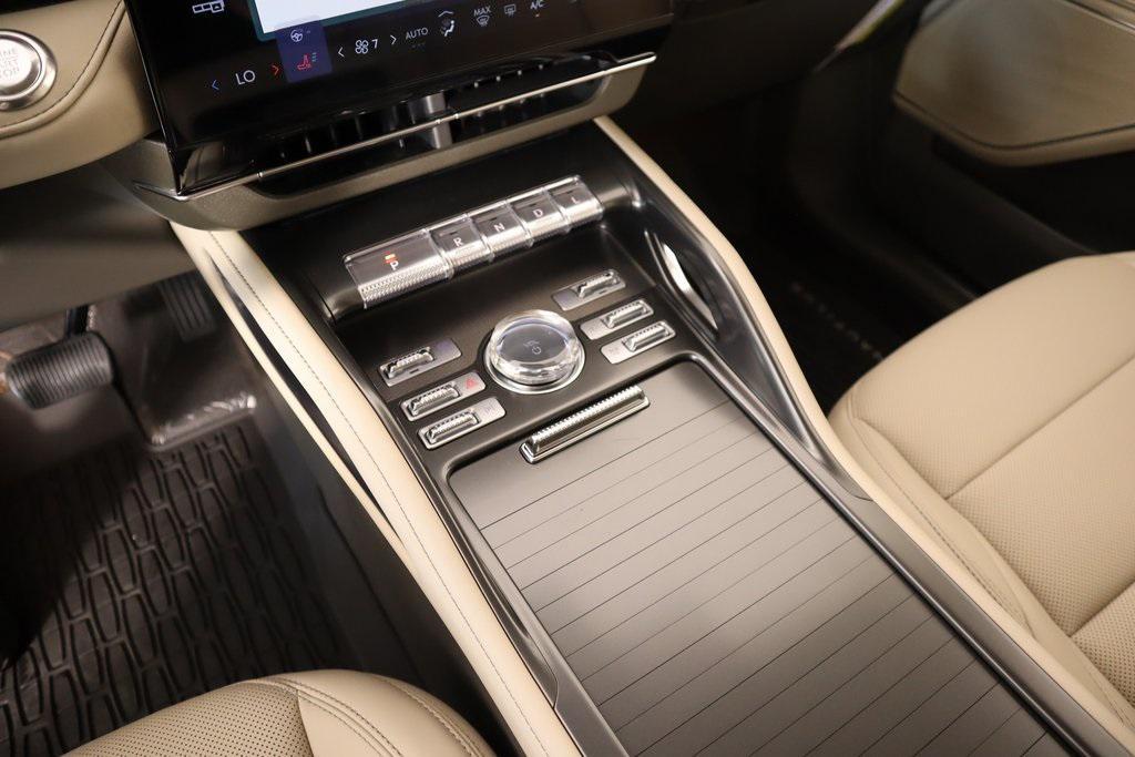 new 2025 Lincoln Nautilus car, priced at $56,573