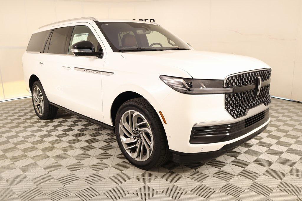 new 2025 Lincoln Navigator car, priced at $99,542