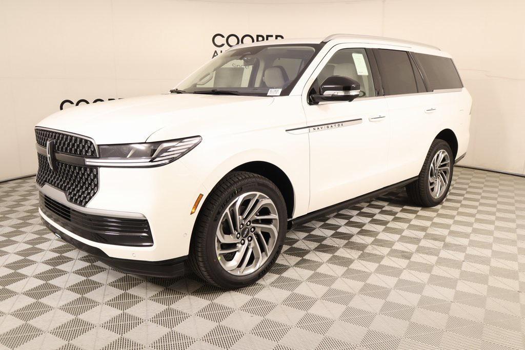 new 2025 Lincoln Navigator car, priced at $102,418