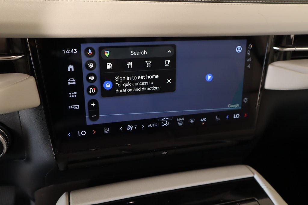 new 2025 Lincoln Navigator car, priced at $102,418