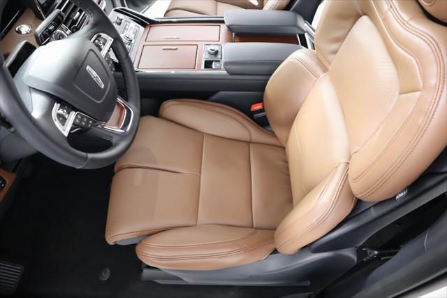 new 2024 Lincoln Navigator car, priced at $77,998