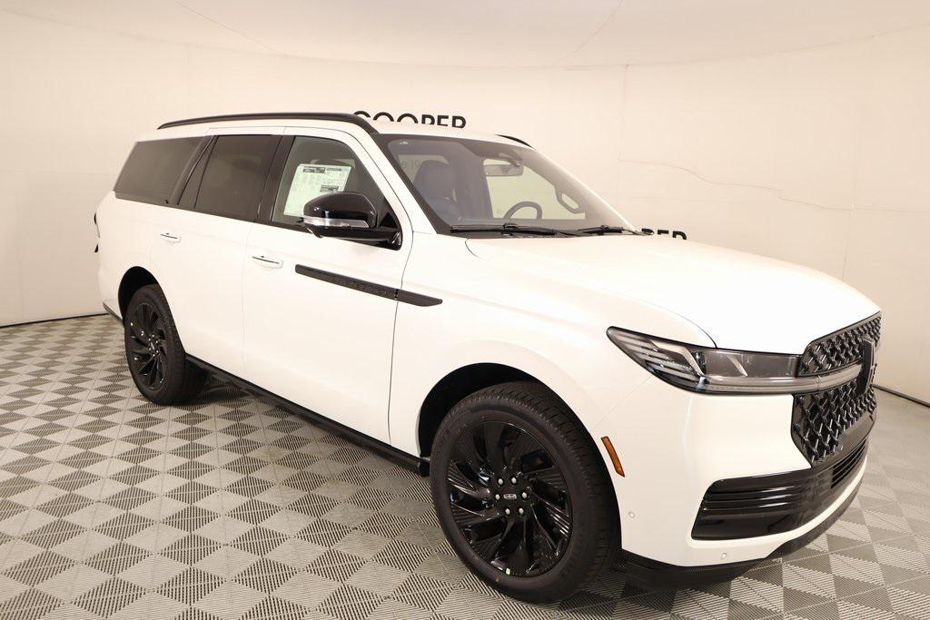 new 2025 Lincoln Navigator car, priced at $100,138