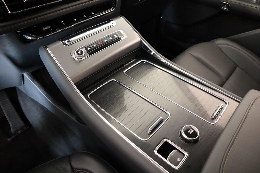 new 2025 Lincoln Aviator car, priced at $59,602