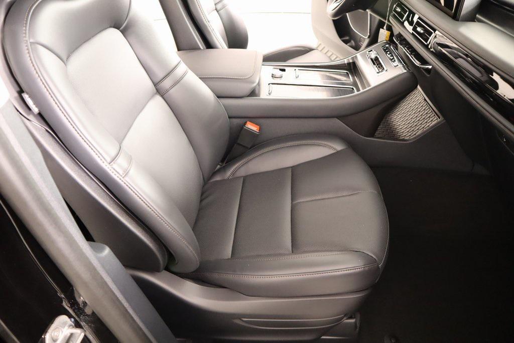 new 2025 Lincoln Aviator car, priced at $59,602