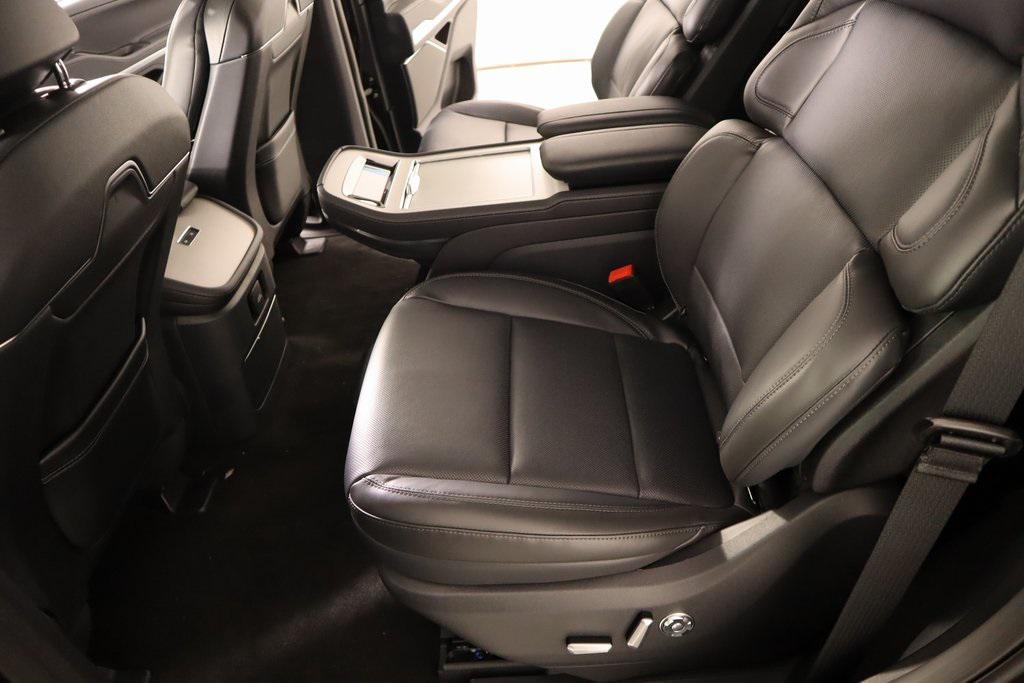 new 2025 Lincoln Navigator car, priced at $105,542