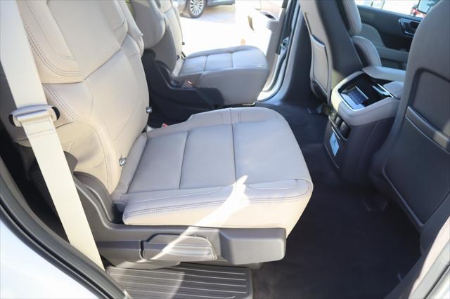 new 2024 Lincoln Navigator car, priced at $77,233