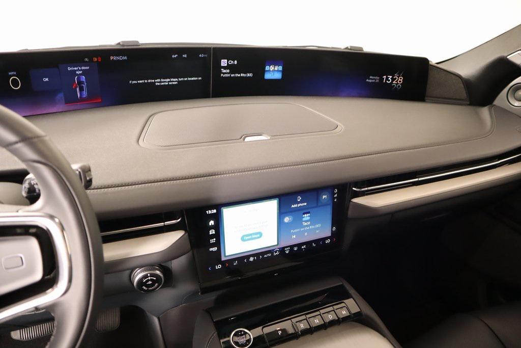 new 2025 Lincoln Navigator car, priced at $105,053