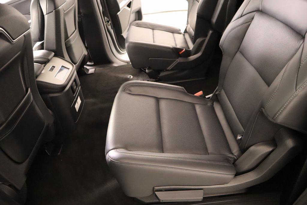 new 2025 Lincoln Navigator car, priced at $105,053