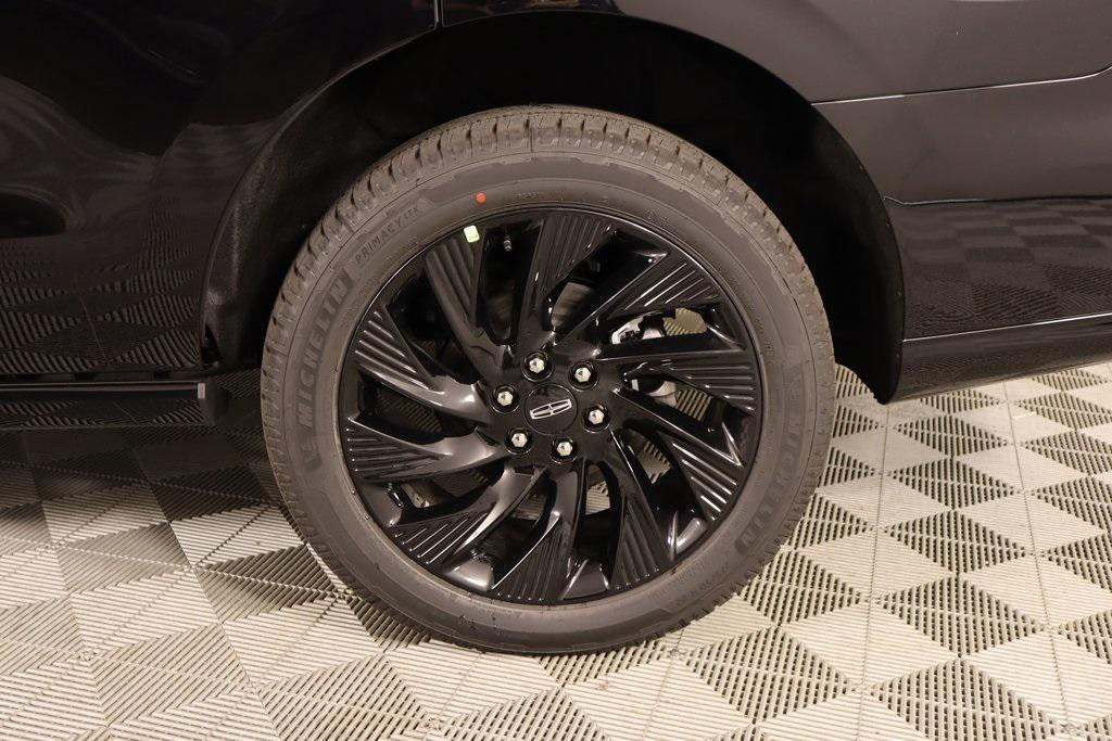 new 2025 Lincoln Navigator car, priced at $101,698