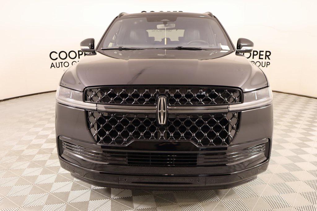new 2025 Lincoln Navigator car, priced at $102,312