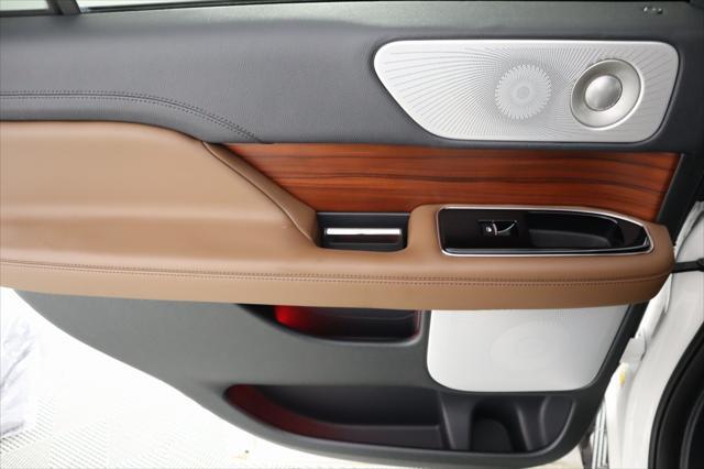 new 2024 Lincoln Navigator car, priced at $75,998