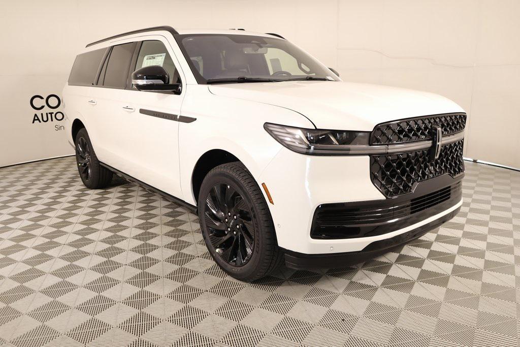 new 2025 Lincoln Navigator car, priced at $103,008