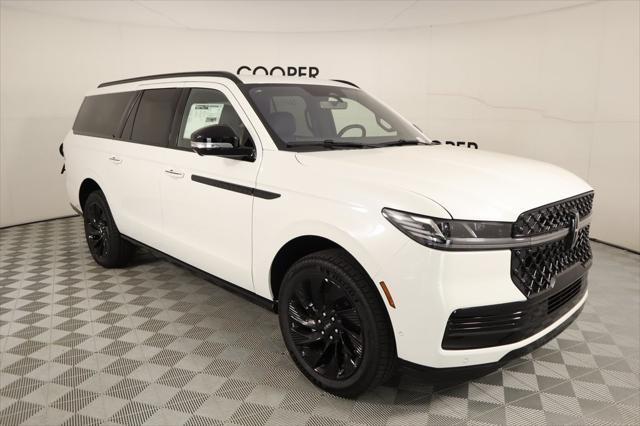 new 2025 Lincoln Navigator car, priced at $104,544
