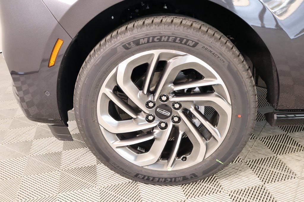 new 2025 Lincoln Navigator car, priced at $95,822