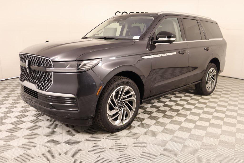 new 2025 Lincoln Navigator car, priced at $95,822