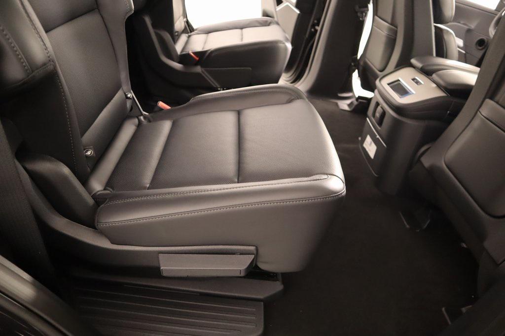 new 2025 Lincoln Navigator car, priced at $95,822