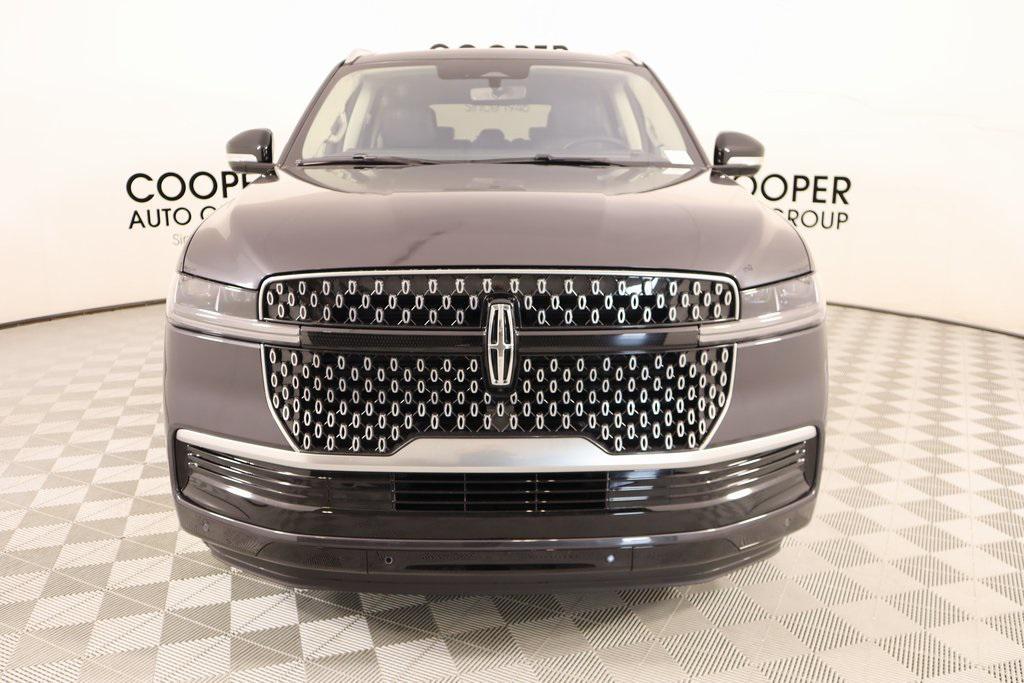 new 2025 Lincoln Navigator car, priced at $95,822