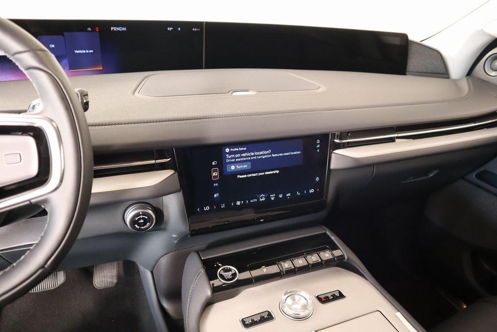 new 2025 Lincoln Navigator car, priced at $95,822