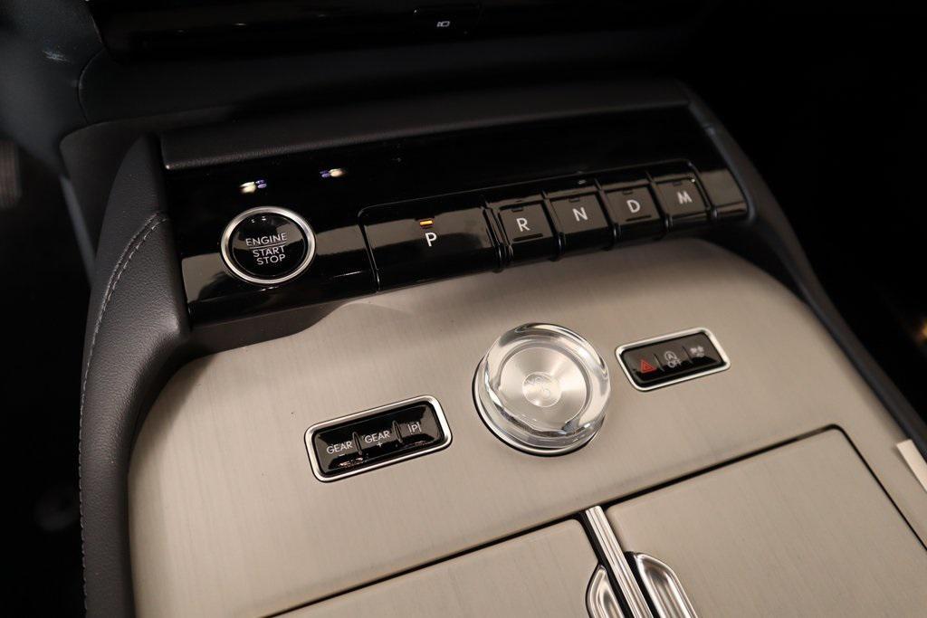 new 2025 Lincoln Navigator car, priced at $95,822