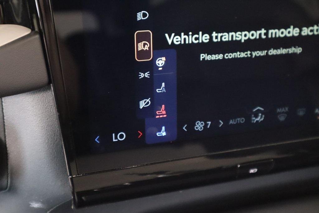new 2025 Lincoln Navigator car, priced at $95,822
