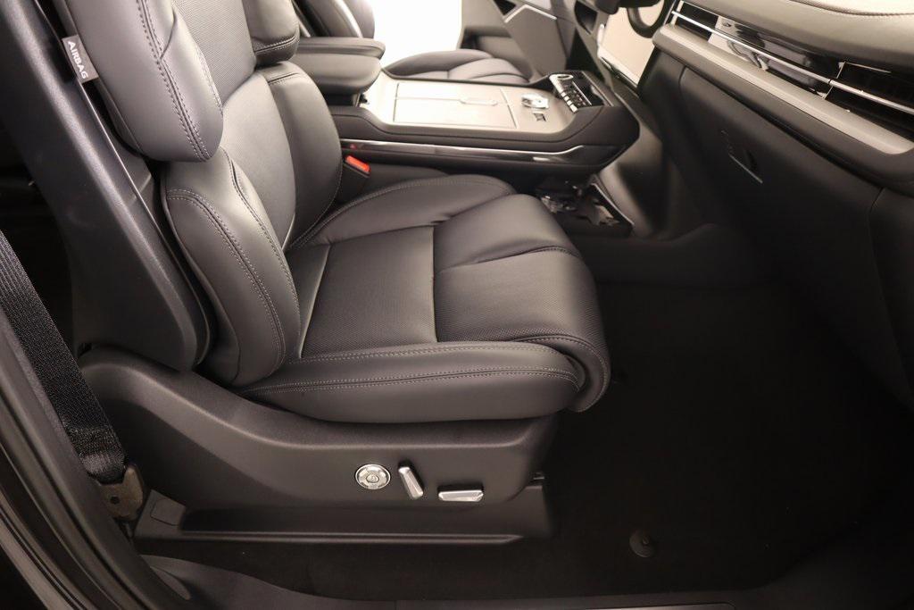 new 2025 Lincoln Navigator car, priced at $95,822