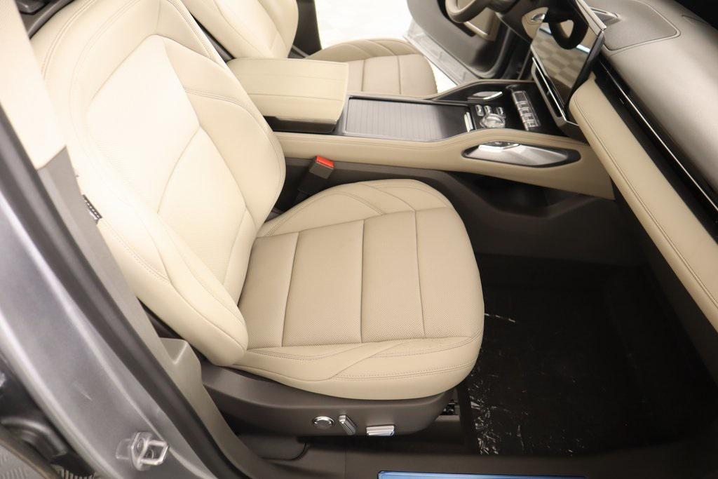 new 2025 Lincoln Nautilus car, priced at $56,018