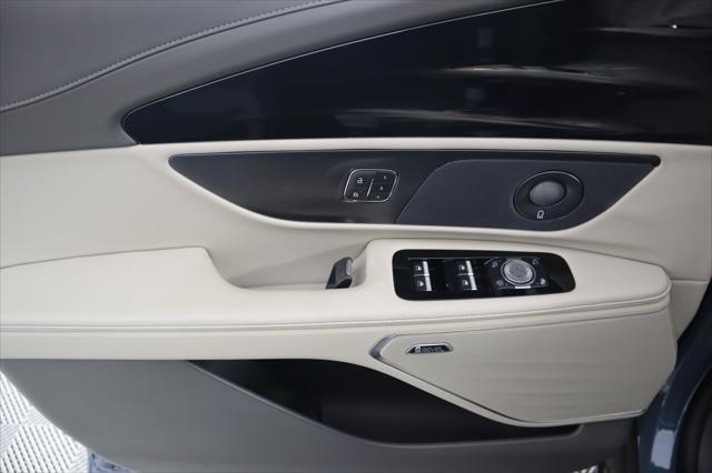 new 2025 Lincoln Nautilus car, priced at $56,285