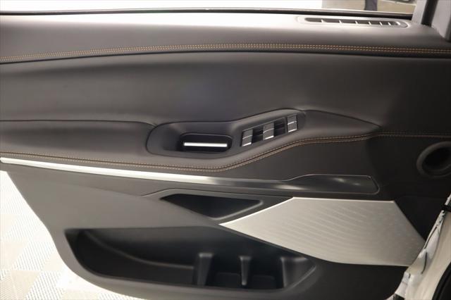 new 2025 Lincoln Navigator car, priced at $125,720
