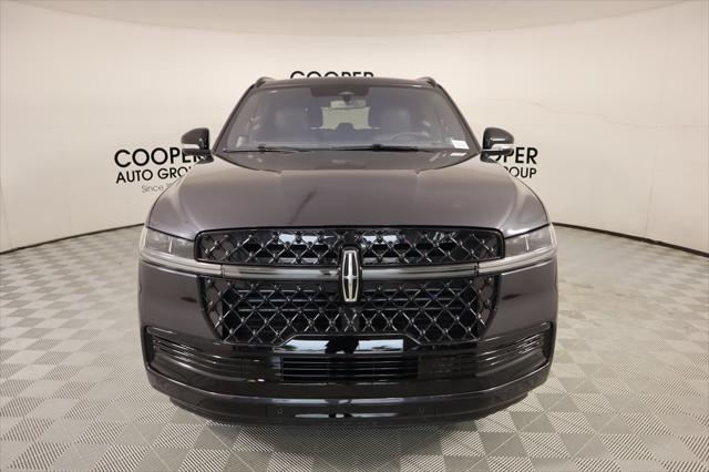 new 2025 Lincoln Navigator car, priced at $105,610