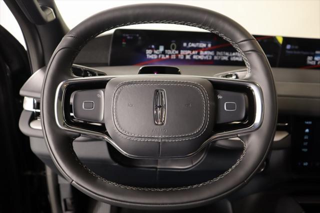 new 2025 Lincoln Navigator car, priced at $105,610