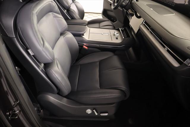 new 2025 Lincoln Navigator car, priced at $105,610