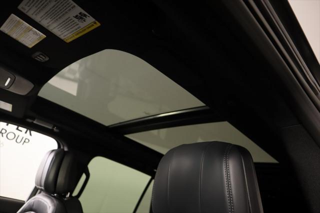 new 2025 Lincoln Navigator car, priced at $105,610